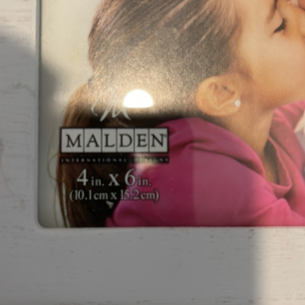 Malden “worlds greatest nana” tile and 4x6 picture frame - Picture 3 of 6